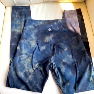 Lululemon dark watercolor leggings, Size 4